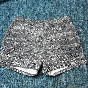 Nike Black and White Patterned Golf Shorts Women's Size 2